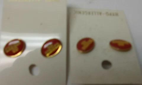 2 pair of Indiana Hoosiers Hypo-Allergenic Earrings. Basketball.   #32 Cover