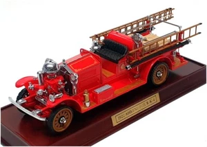 Franklin Mint 1/32 Scale R11TL77 - 1922 Ahrens Fox Pumper Fire Engine - Red - Picture 1 of 6