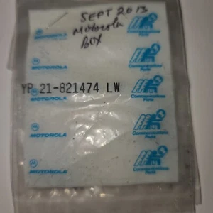 YP 21-821474 LW FEED THROUGH CAPACITOR MOTOROLA / 2 way radios (2pcs) - Picture 1 of 2