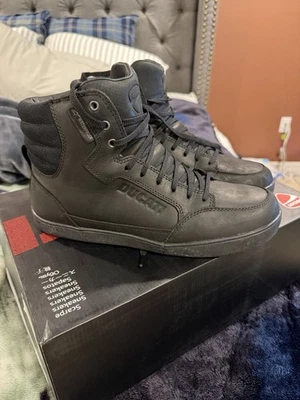 Botas de moto Ducati Downtown C1 Foto 1 de 4