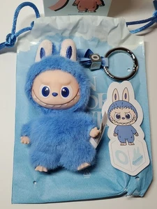 100% AUTHENTIC! Mini Labubu "O" BLUE LETTER Pin For Love PENDANT! POP MART!🔥E2 - Picture 1 of 7
