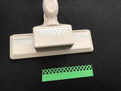 Martha Stewart Diamond Arch - Border Edge Card Craft Punch  - Image 1 of 2