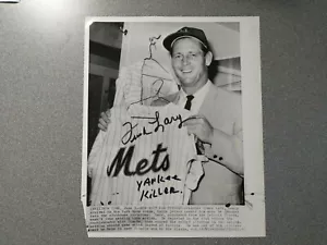 FRANK LARY METS SIGNED AUTOGRAPHED ORIGINAL VINTAGE 1966 WIREPHOTO - INSCRIPTION - Picture 1 of 3