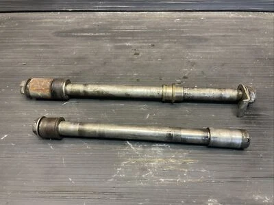 Honda Magna 750 VF750C 1994 eje delantero y trasero #10923 Foto 1 de 4