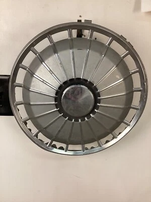 Cubierta de rueda tapacubos Toyota Crown 1965 a 1967 tapacubos vintage antiguo Hot Rod para Mancave Foto 1 de 2