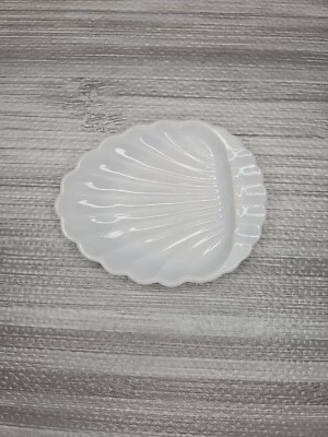 Vintage Milk Glass Shell Scallop Soap Dish Ashtray Trinket Jewelry Holder MCM   - Image 1 of 4