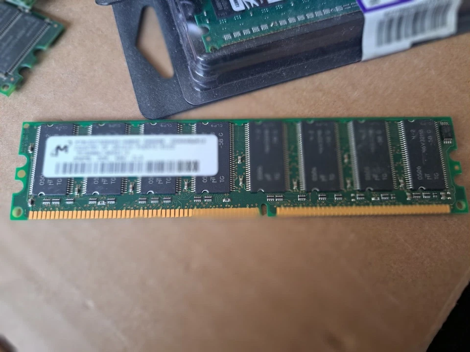 MICRON 256MB DDR 400MHZ PC3200 CL3 184-pin Desktop Memory - Image 1 of 1