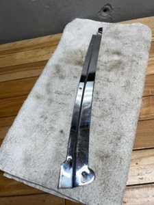 Mercedes Benz - W111 220SE OEM cupé descapotable - moldura pilar A para conductores LH - Imagen 1 de 5