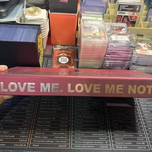 Juego de mini lápiz labial de terciopelo Jeffree Star Love Me Not nuevo en caja - Imagen 1 de 2