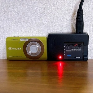 CASIO EXILIM EX-Z80 Yellow Digital Camera 8.1MP 3x Optical Zoom From JAPAN - Picture 1 of 5