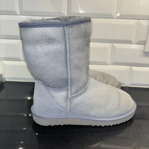 Ugg Classic Short Boots Women’s Size 7 Sheepskin Genuine Leather Light Blue - Picture 1 of 13