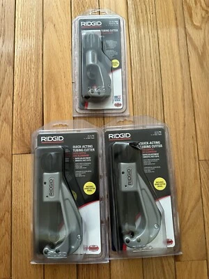 2 RIDGID QUICK ACTING TUBE  CUTTER 31632 & 1 CONSTANT SWING CUTTER 31622 - Image 1 of 4
