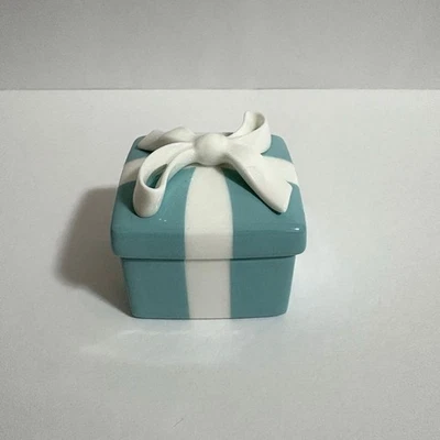TIFFANY&Co. Couples Classic Blue Bow Jewelry Box Mini Ceramic Gift excellent F/S - Image 1 of 4