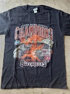 Vtg Tampa Bay Buccaneers 2003 Super Bowl XXXVII Champions T-Shirt Mens Sz M - Picture 1 of 6
