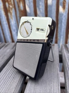 EUREKA (Polyrad) KR-6TS35 Transistor Radio - Nice - JAPAN - Picture 1 of 6