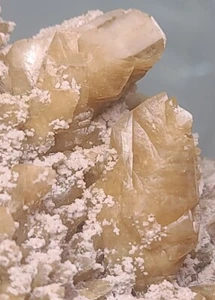 13.2 POUND BRIGHT LUSTEROUS HONEY YELLOW CALCITE!!! MASSIVE CLUSTER O&G QUARRY - Picture 1 of 12