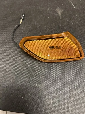 Right Front Marker Light 18-24 Jeep Wrangler / Gladiator. 68302120AB Foto 1 de 3