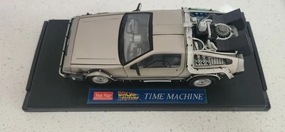 DeLorean Sun Star Time Machine Back To The Future 1/18 Die Cast Metal VGC Opened - Image 1 of 4
