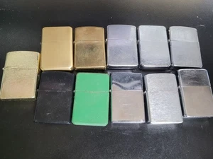 LOT  DE 11 BRIQUETS CHROME DORE VERT NOIR  STYLE ZIPPO ESSENCE - Imagen 1 de 3