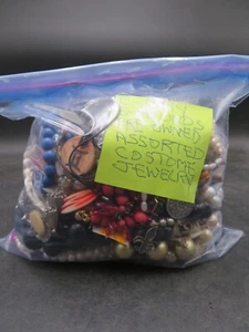 5lbs Assorted Costume Jewelry Lot - Necklaces, Bracelets, Earrings - Pre-Owned - Picture 1 of 11