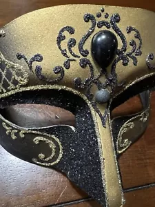 Vintage Hand Crafted Venezia Italy Masquerade Mardi Gras Mask Black & Gold - Picture 1 of 6