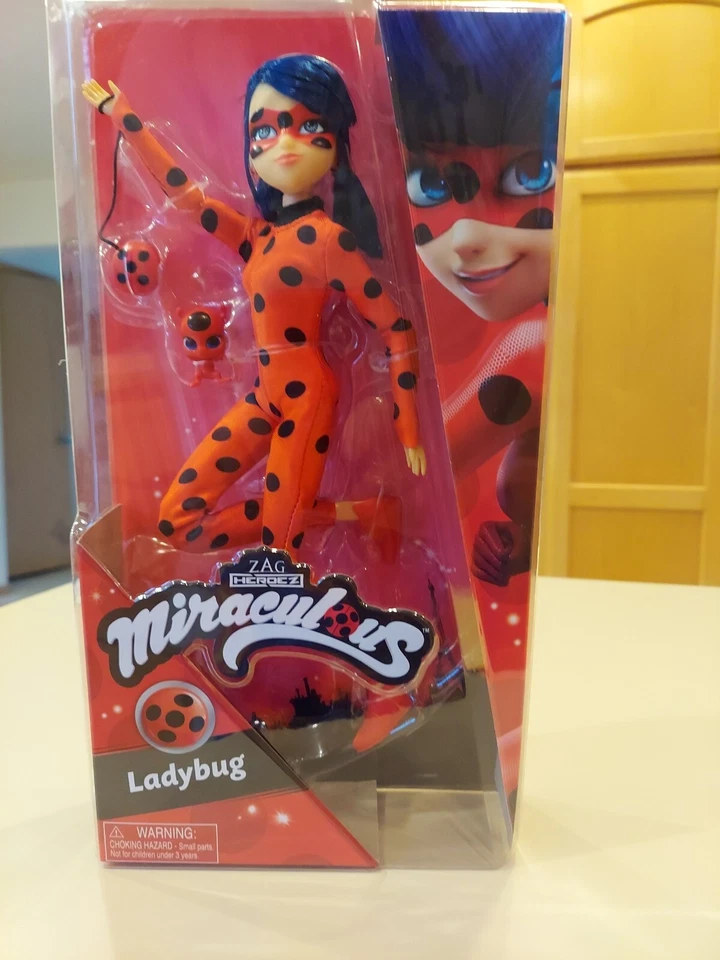 Playmates Toys Miraculous Ladybug Fashion Doll Action Figure — 第 1/1 张图片