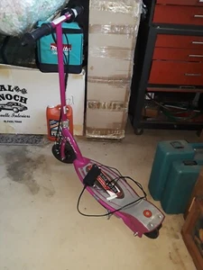 Razor Electric Scooter E175 24V BATTERY POWERED - Picture 1 of 8