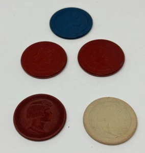 SECHS VINTAGE CLAY POKER CHIPS GEPRÄGT DAMEN ROT/WEISS/BLAU - Bild 1 von 6