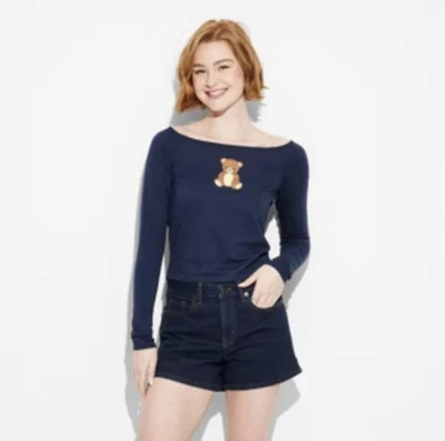 Camiseta moderna gráfica de lujo para mujer grande azul marino manga larga oso de peluche Foto 1 de 4