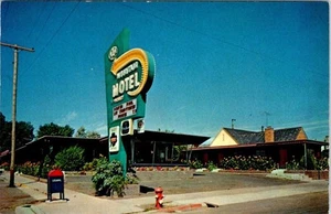 Richfield, UT Utah  MOUNTAIR MOTEL  Sevier County  ROADSIDE  ca1960's Postcard - Picture 1 of 2