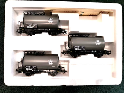 MARKLIN HO 4854 EVA -3 CAR SET TANK CARS 2-AXLE 1994 EXCLUSIVE NEW IN BOX - Image 1 of 4