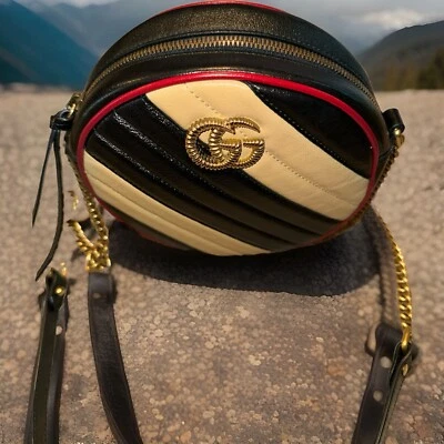 Bolsa feminina Gucci pronta para envio no dia seguinte sem sinais de uso - Imagem 1 de 4