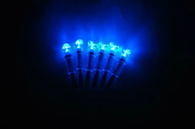 6PK Automatically Bow String Activated Lighted Crossbow Arrow Nocks 5 Colors - Image 1 of 4