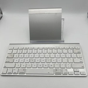 Apple Wireless Magic Keyboard A1314 and Apple A1339 Track Pad Bundle - Tested - Picture 1 of 5