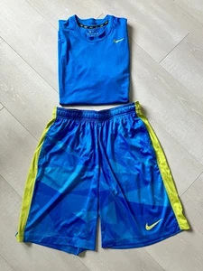 NIKE FITNESS TRAINING, ENSEMBLE LOT SHORT ET TOP TRAINING HOMME, TAILLE MEDIUM - Imagen 1 de 10