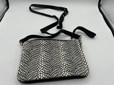 Bolso Bandolera Vince Camuto Kioni Cuero Suave Repujado Cartera Estampado de Reptiles Negro Foto 1 de 4
