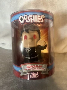 OOSHIES Series 2 SUPERMAN Heat Ray Vision Black Suit Vinyl Edition JusticeLeague - Picture 1 of 2