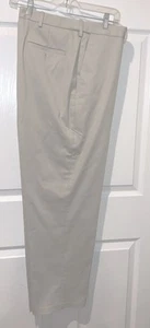 Haggar Men's Premium No Iron Khaki Straight Fit Flat Front Size: 38 x 30 - Picture 1 of 4