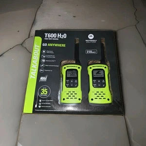 Motorola Two Way Radios Go Anywhere T600 H20 2Pk 35 Miles Walkie Talkie Waterpro - Zdjęcie 1 z 3