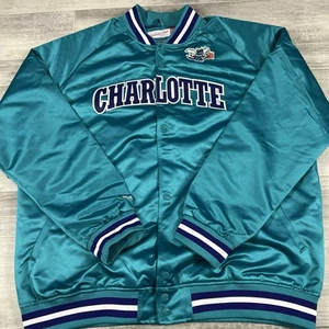 Chaqueta ligera de satén Mitchell & Ness NBA Charlotte Hornets verde azulado 2XL para hombre - Imagen 1 de 9