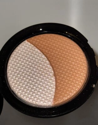 Make Up For Ever Pro Sculpting Duo Undetectable Face Coutour 01 - Image 1 of 4