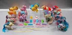 Lote de 17 ponis vintage Hasbro G1 My Little Pony más accesorios - Imagen 1 de 11