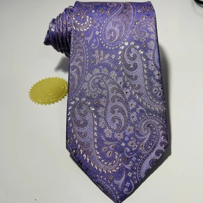 "Corbata de seda púrpura metálica Paul Fredrick con diseño de cachemira plateada y dorada 58,5 x 3,5""" Foto 1 de 4