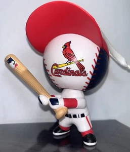Hallmark St Louis Cardinals Logo Schläger Mütze Wackelkopf Andenken Ornament MLB Neu - Bild 1 von 14