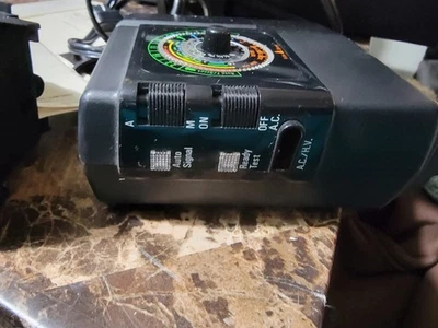 Sunpak Thyristor Auto 411 Electronic Flash Unit Used With Case - Image 1 of 4