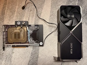 NVIDIA GeForce RTX 4090 Founders Edition avec waterblock EKWB EK-Quantum Vector 2 - Photo 1/4