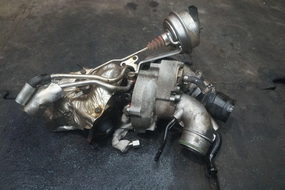 Turbocompresor motor derecho 07C145061AA Bentley Continental Flying Spur 2006 Foto 1 de 4