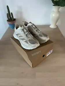Hoka X Satisfy Mafate Speed 4 Lite Bone UK 10 US 10,5 nuovo - Foto 1 di 7