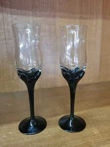 Set Of 2 Luigi Bormioli Florian Verde Black Petal Champagne Flutes, Italy - Picture 1 of 2