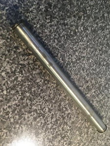 Ducati 750SS 900SS swingarm spindle + clips - Picture 1 of 2